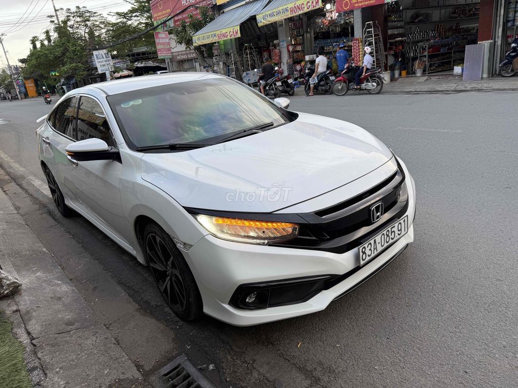 Honda Civic 2020 1.5RS Màu trắng mới tinh. Mua bán Ô tô tại Quận 12 Tp Hồ Chí Minh được đăng bởi A Quý hình 3
