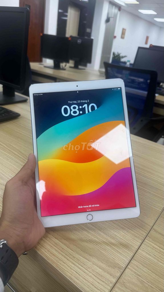 Apple iPad Pro 10.5 inch 64GB Bạc 4G fullzin. Mua bán Máy tính bảng tại Quận 10 Tp Hồ Chí Minh được đăng bởi Mr Banker hình 1