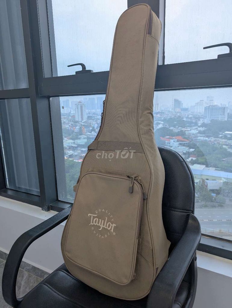 GUITAR TAYLOR BIG BABY NHƯ MỚI !