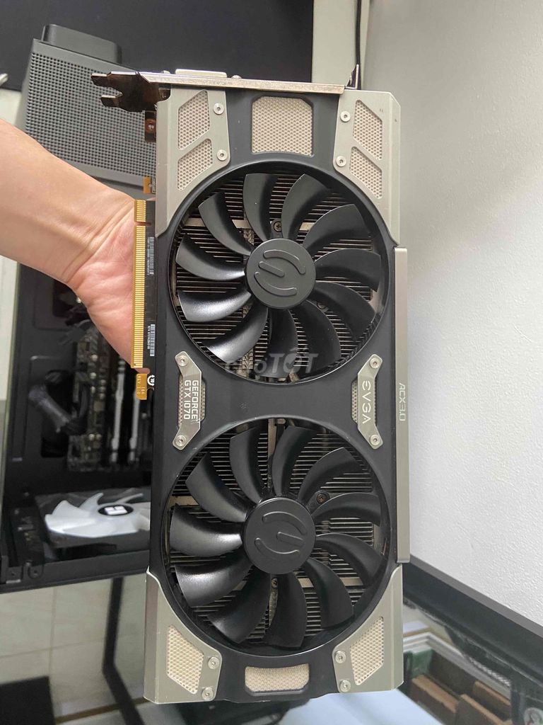 1070 evga ftw đang gắn máy rất keng