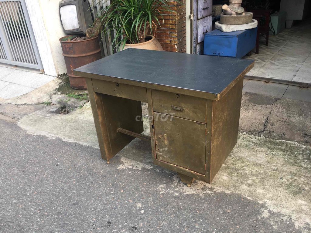 Bàn sắt vn xưa decor sử dụng