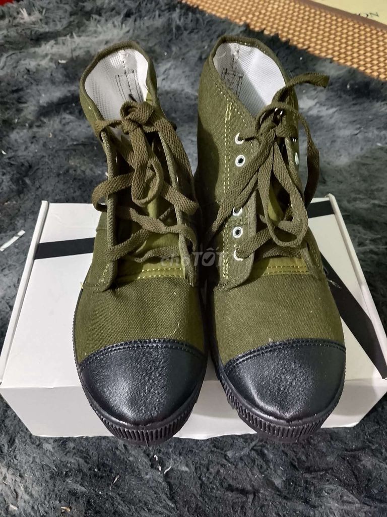 Giày boot Bình Minh Vải Xanh rêu Size 41. Mua bán Giày dép tại Huyện Bến Lức Long An được đăng bởi kelvin nguyễn hình 1