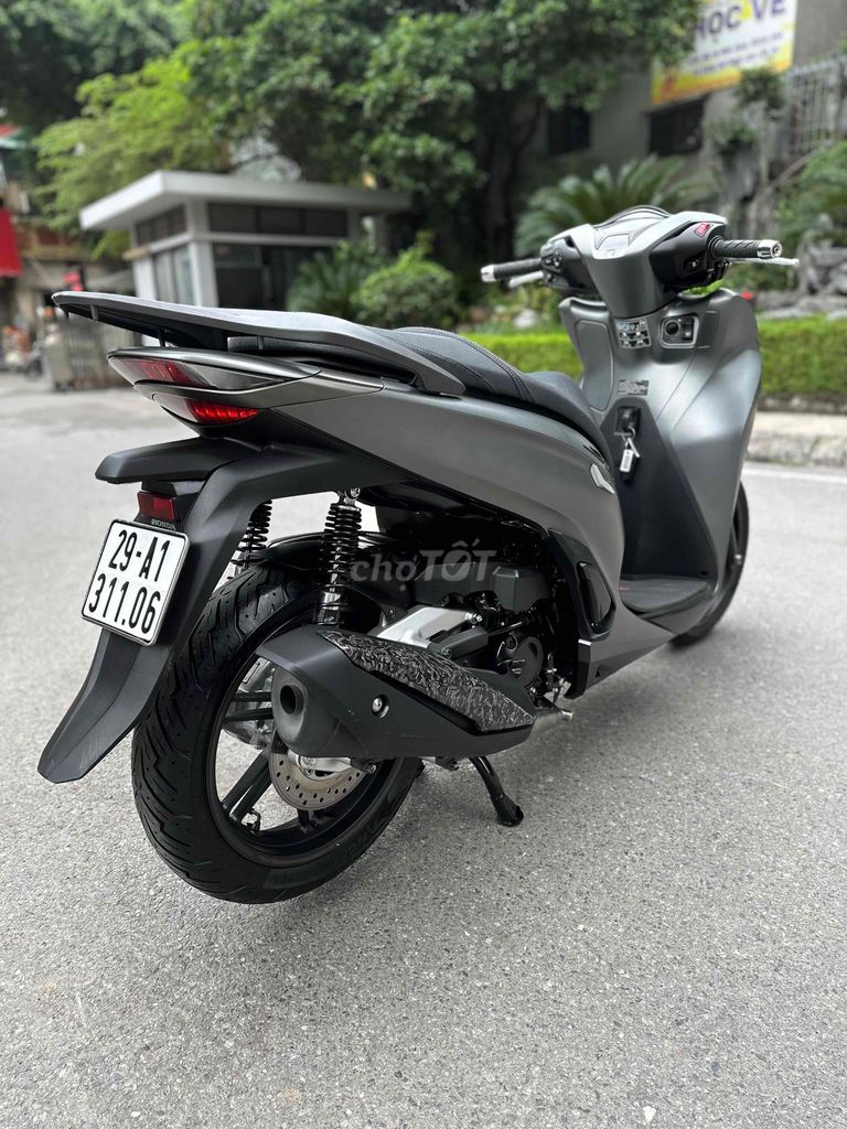 Honda SH 2025!! 350i nhập khẩu ý / chạy lướt.. Mua bán Xe máy tại Quận Hoàng Mai Hà Nội được đăng bởi Xe Máy Quân Oanh  hình 4