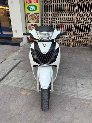 sh 2018 up vỏ nhập cực đẹp 2v km. Mua bán Xe máy tại Quận Kiến An Hải Phòng được đăng bởi Tiến