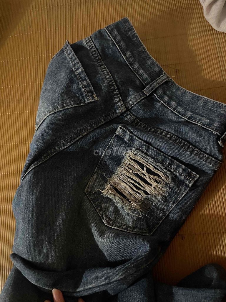 Quần jean nữ Jean rách cá tính. Mua bán Quần áo tại Huyện Hạ Hòa Phú Thọ được đăng bởi Te xinh hình 1