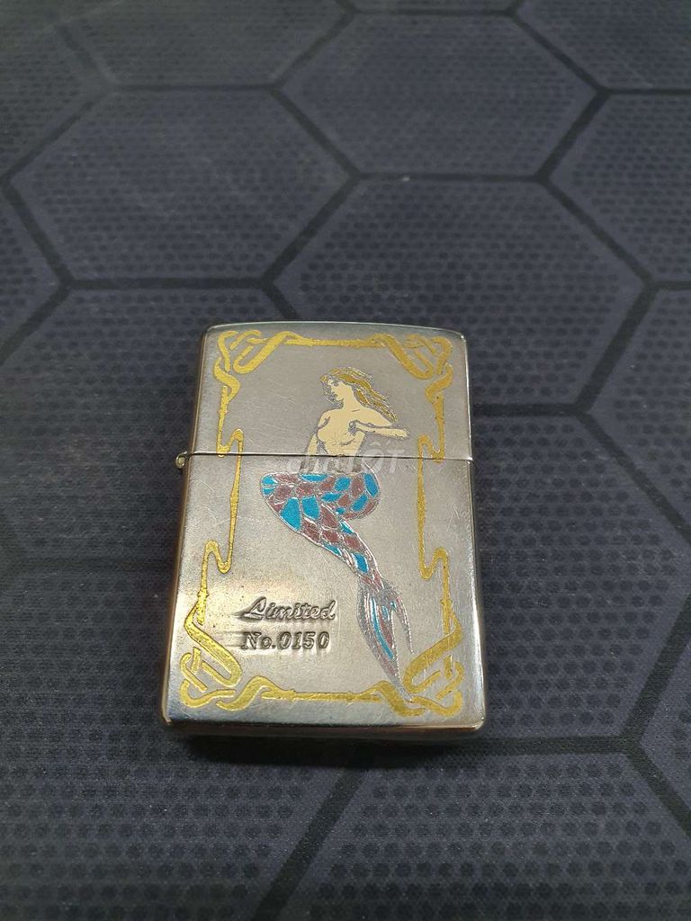 Zippo sx 1997 Nàng tiên cá. Mua bán Đồ sưu tầm, đồ cổ tại Quận Ngũ Hành Sơn Đà Nẵng được đăng bởi Huỳnh Lân hình 1