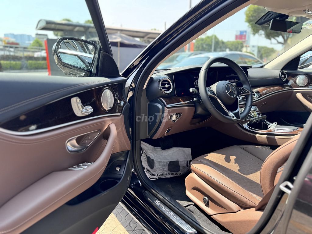 E200 Exclusive V1 - 29000 km Chính Hãng. Mua bán Ô tô tại Quận Bình Thạnh Tp Hồ Chí Minh được đăng bởi Mercedes Benz Haxaco Điện Biên Phủ hình 4