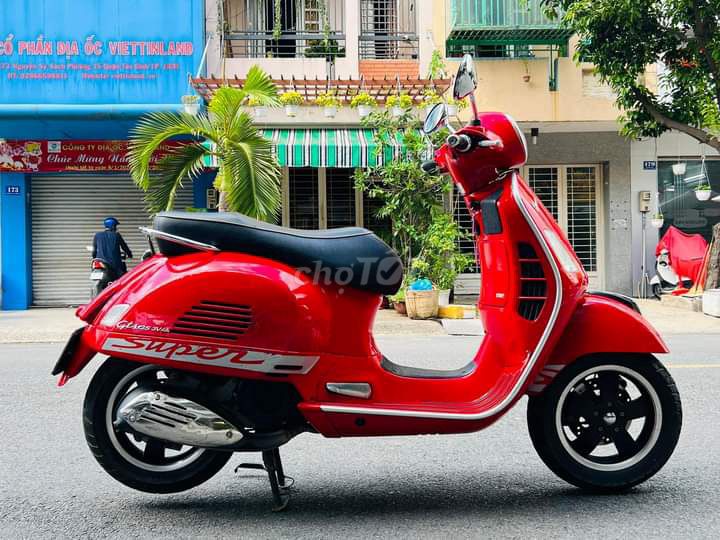 Пьяджо GTS 3Vie 125 2014 красный