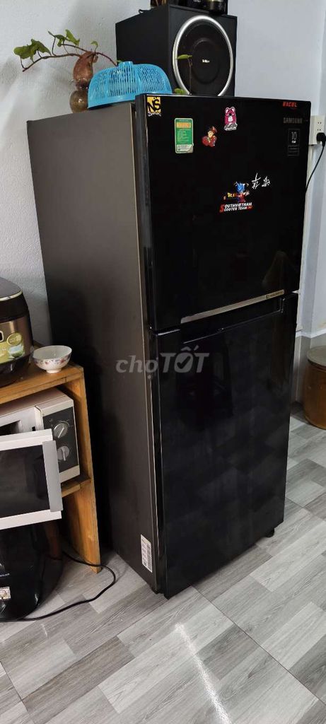 Tủ lạnh Samsung 208L Inverter Đen. Mua bán Tủ lạnh tại Huyện Cần Đước Long An được đăng bởi Trung hình 1