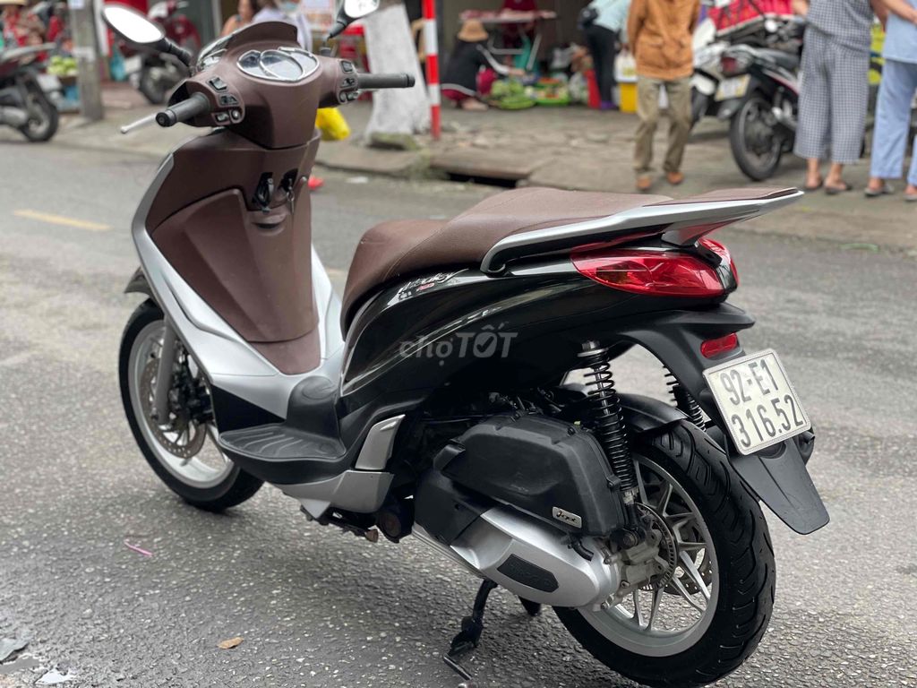 Piaggio Medley I-get 2 thắng ABS. Mua bán Xe máy tại Quận Hải Châu Đà Nẵng được đăng bởi Tuan Nguyen hình 2