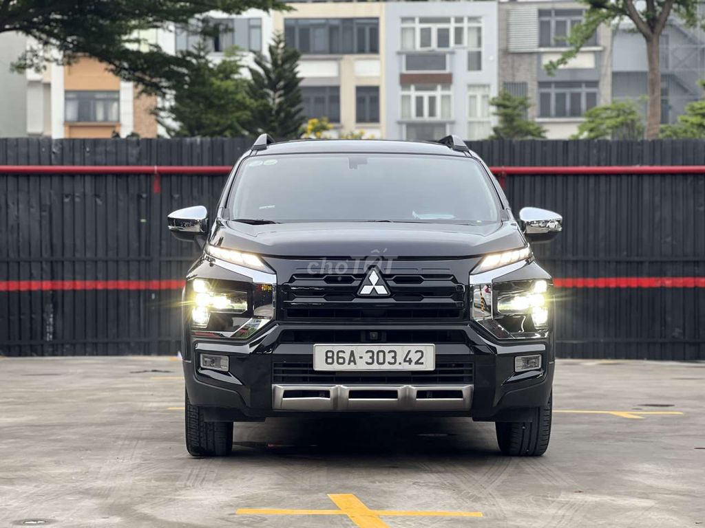 Mitsubishi Xpander Cross 2024 -rẻ hơn xe mới