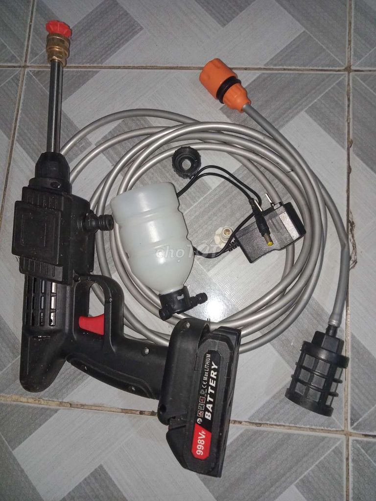 Bán máy sửa xe, vệ sinh, tưới cây 150k