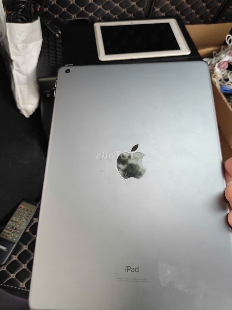 Apple iPad thế hệ 6 32GB Bạc. Mua bán Máy tính bảng tại Quận Bắc Từ Liêm Hà Nội được đăng bởi Minh Dũng hình 1