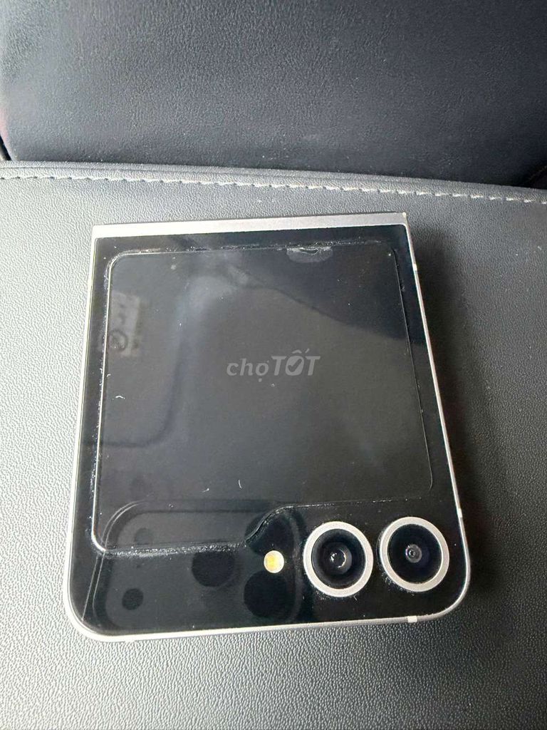 Samsung Galaxy Z Flip6 Xám. Mua bán Điện thoại tại Quận Thanh Khê Đà Nẵng được đăng bởi Jee Na hình 1