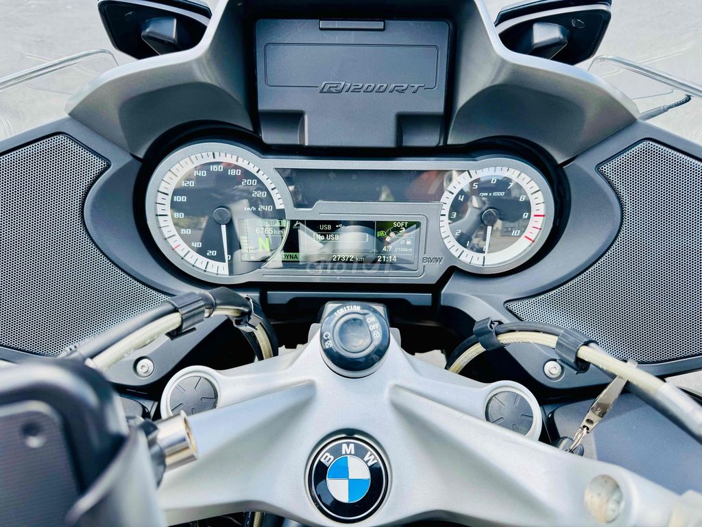 cần bán bmw r1200rt nhập đức siêu đẹp. Mua bán Xe máy tại Quận 12 Tp Hồ Chí Minh được đăng bởi yury man hình 5