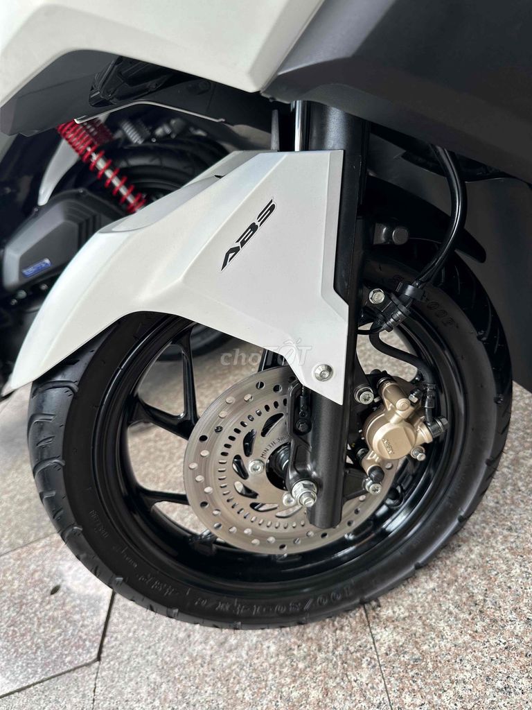 VARIO 160 ABS 10/2022 Trắng Đen BSTP Bao Sang Tên. Mua bán Xe máy tại Quận Gò Vấp Tp Hồ Chí Minh được đăng bởi Ngô Hà hình 3