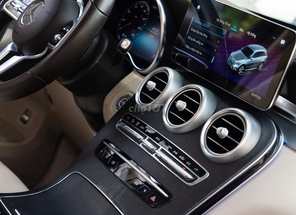 Mercedes Benz GLC300 4MATIC 2021. Mua bán Ô tô tại Quận 1 Tp Hồ Chí Minh được đăng bởi LongAnh AuTo  hình 7