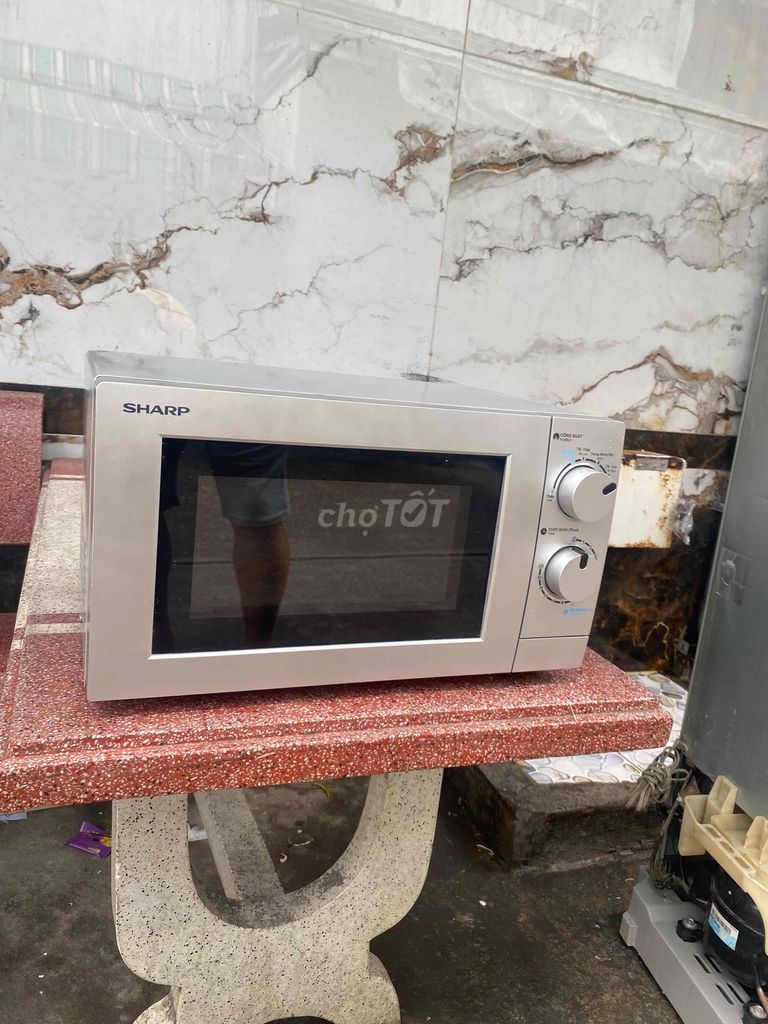 Lò vi sóng Sharp R-207VN-SL Bạc 700W. Mua bán Bếp, lò, đồ điện nhà bếp tại Quận Tân Phú Tp Hồ Chí Minh được đăng bởi MẠNH HẢI hình 1