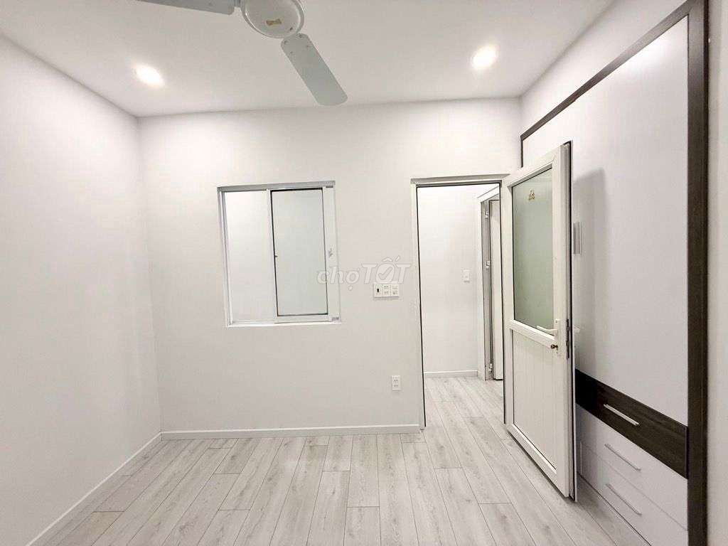 VIP-КВАРТИРА, Новый Транг Лонг, палата 13, этаж 1, площадь: 80 м2 (4 x 20), 2 спальни, меблированная