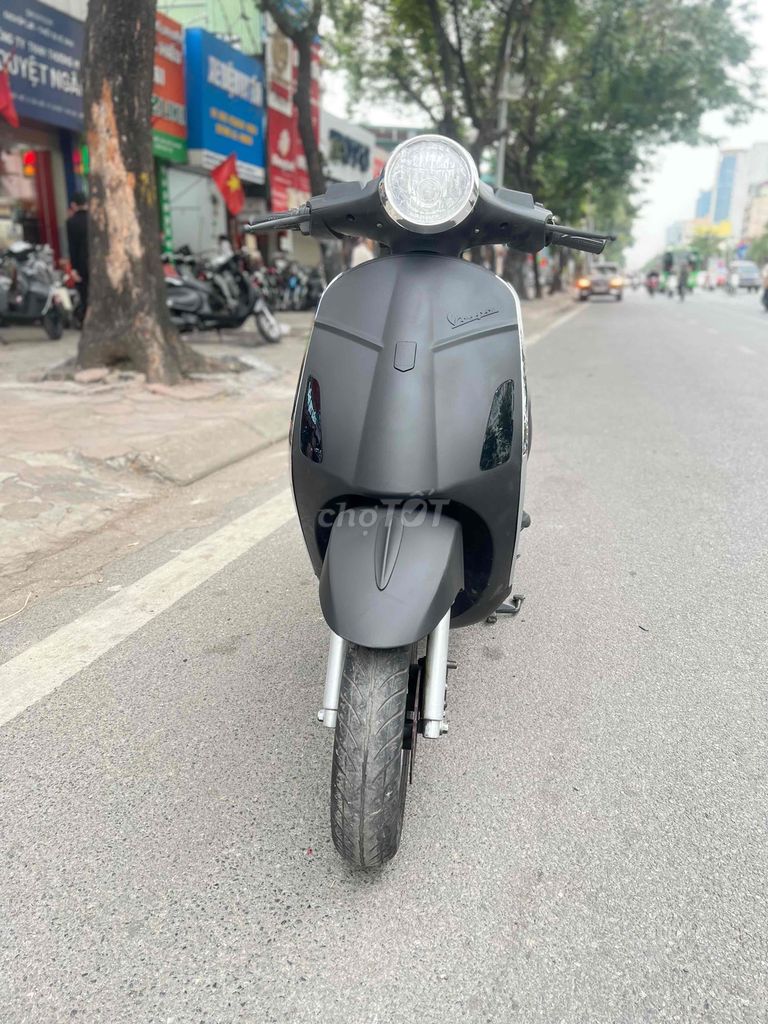 Xe điện Vespa đen nhám đủ giấy tờ