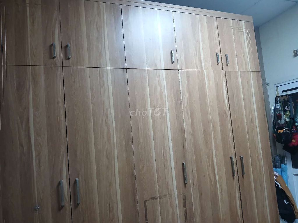 Tủ quần áo gỗ 2m4 x 2m4 Đã qua sử dụng. Mua bán Tủ, kệ gia đình tại Quận Hai Bà Trưng Hà Nội được đăng bởi Chi hình 1