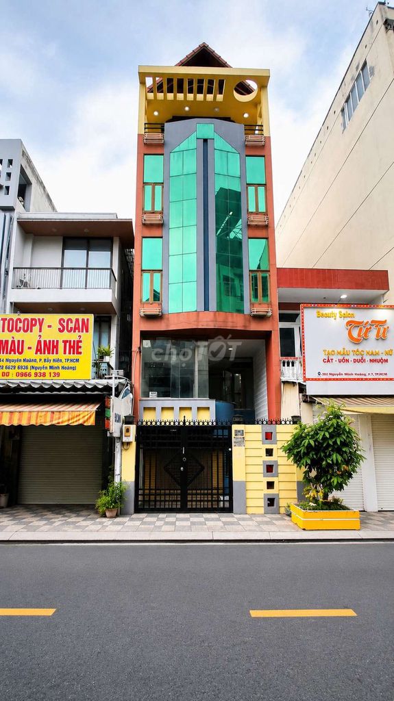 Дом 57 Nguyen Minh Hoang 5x17м, 5 этажей, торг