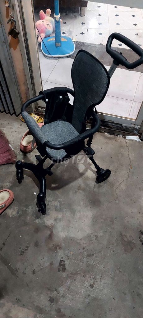 Xe đẩy em bé Xám Khá mới. Mua bán Mẹ và bé tại Quận 8 Tp Hồ Chí Minh được đăng bởi Trần Tuấn hình 1