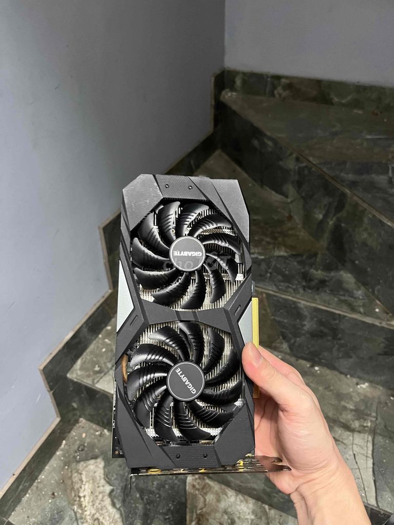 bán vga gtx 1660s ti có sl giá 2tr9