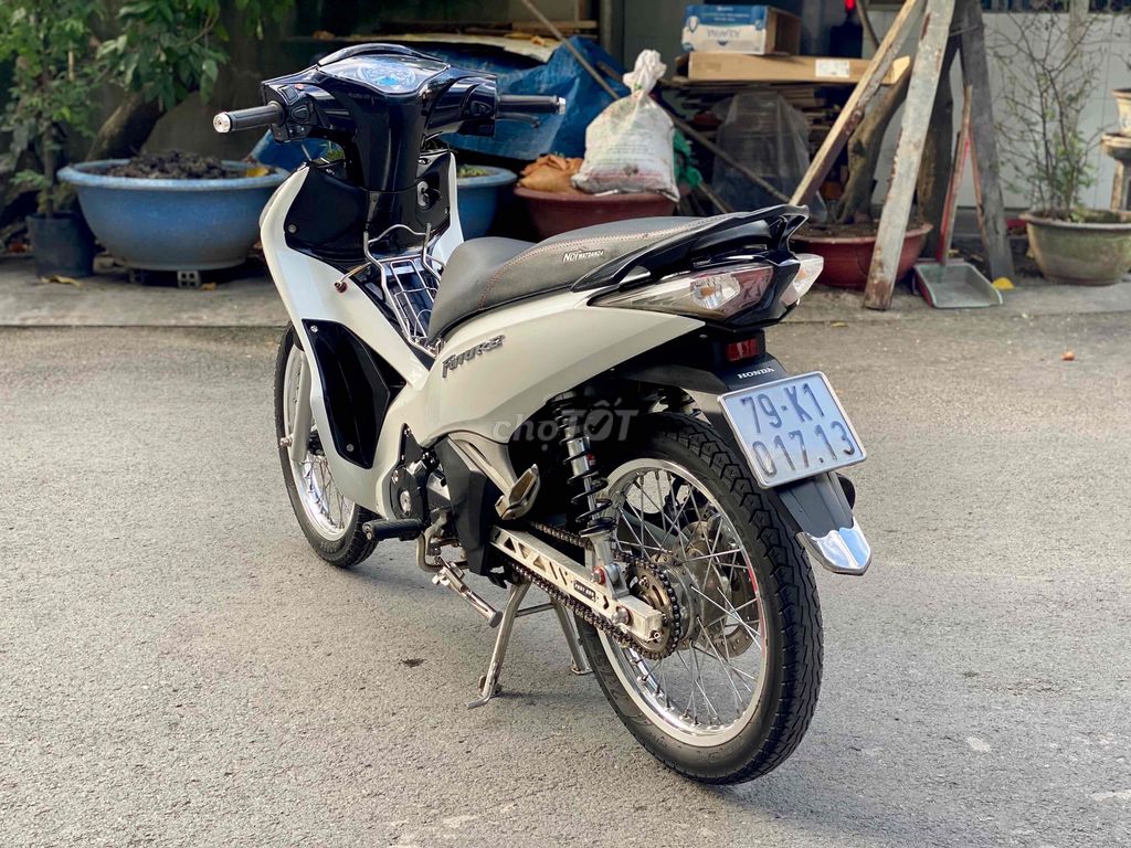 Honda Future 2014 Trắng đen dọn kiểng bao đẹp. Mua bán Xe máy tại Quận Gò Vấp Tp Hồ Chí Minh được đăng bởi Cửa hàng xe máy văn phúc hình 5
