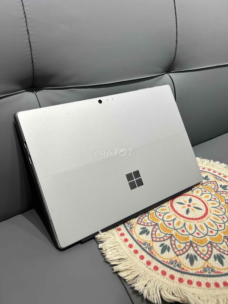 Microsoft Surface Pro 6 i5-8350U 8GB/128GB. Mua bán Laptop tại Quận Tân Bình Tp Hồ Chí Minh được đăng bởi Laptop YG hình 1