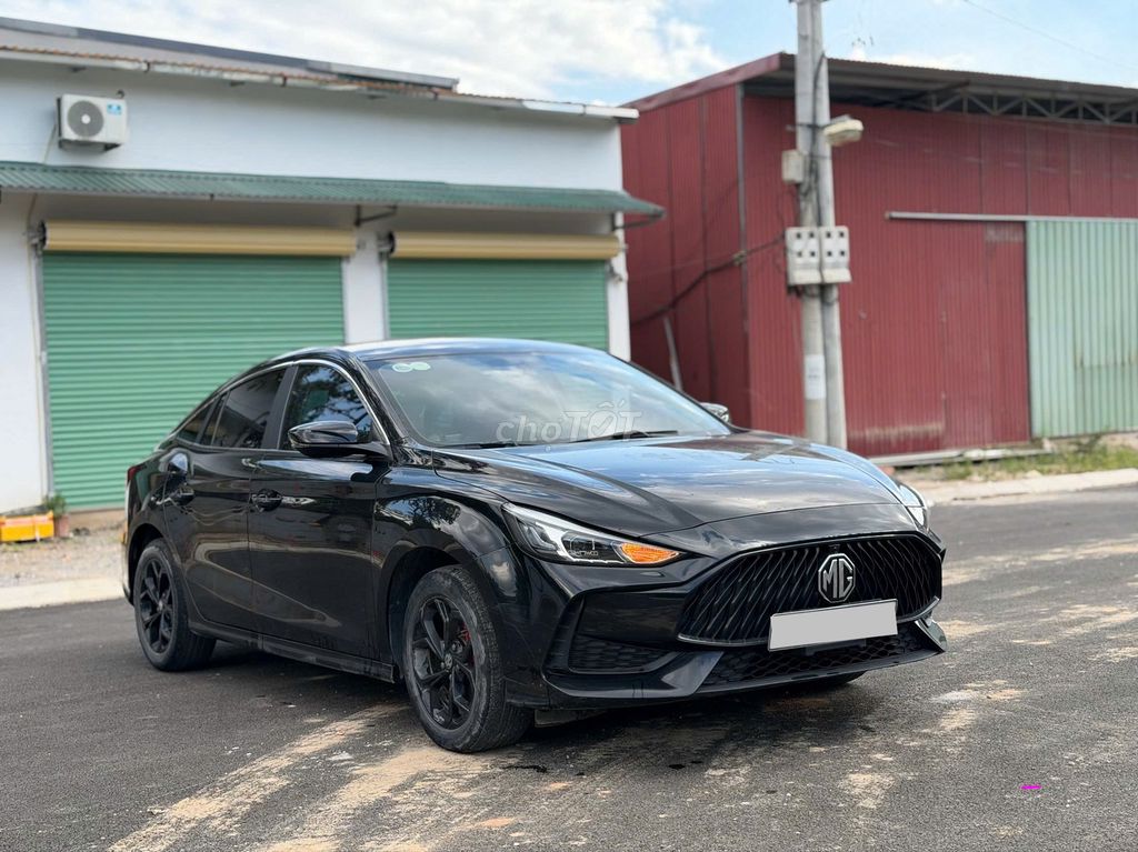 MG MG5 STD 2022 черный 38 тыс. км
