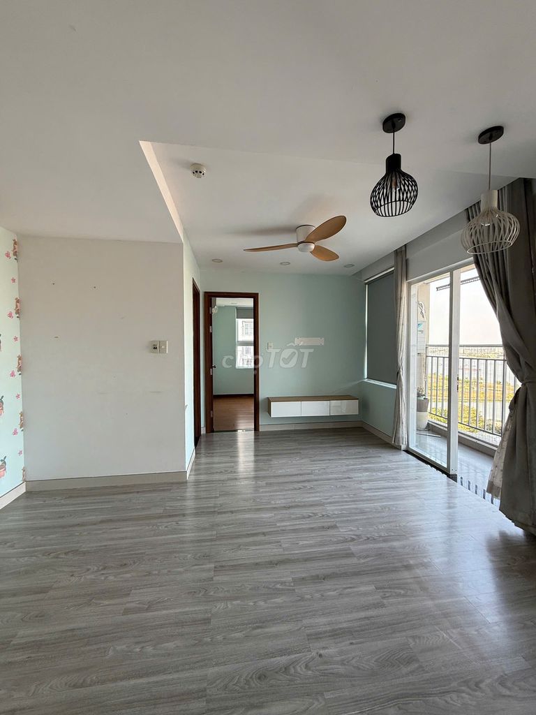 Cần bán căn góc căn hộ Samsora 56m2 2PN,2WC giá bán 1ty950 bao thuế