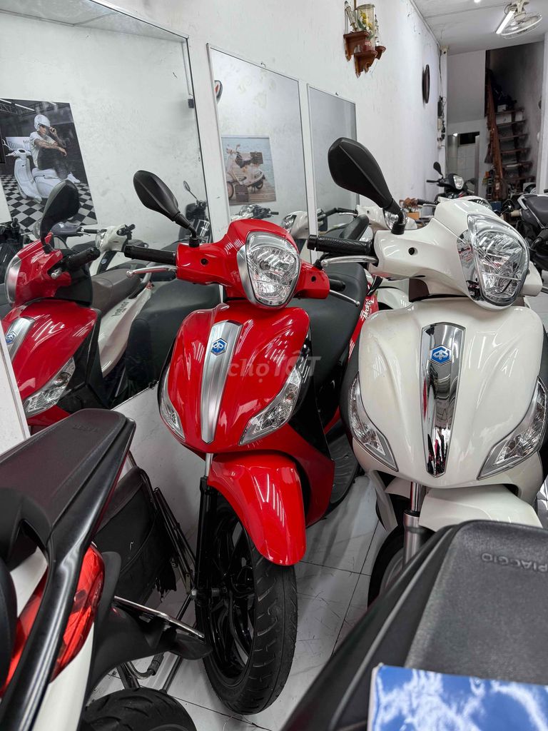 Medley 150 2018 chính chủ biển số thành phố. Mua bán Xe máy tại Quận Phú Nhuận Tp Hồ Chí Minh được đăng bởi VESPA Piaggio Quốc Vương  hình 1