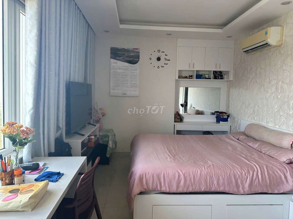Cho thuê penhouse Gateway 3PN sân vườn full nội thất