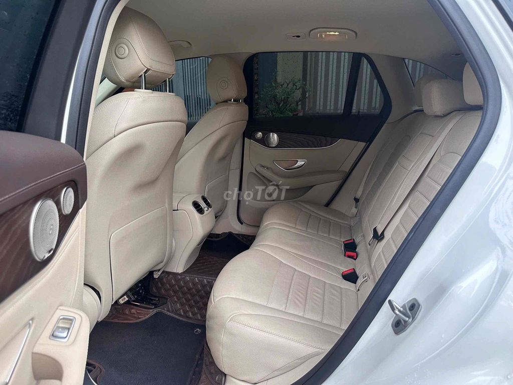 Mercedes Benz GLC200 4 Matic 2021 - 30000 km. Mua bán Ô tô tại Quận 7 Tp Hồ Chí Minh được đăng bởi Thế Giới Xe Đức Sài Gòn hình 9