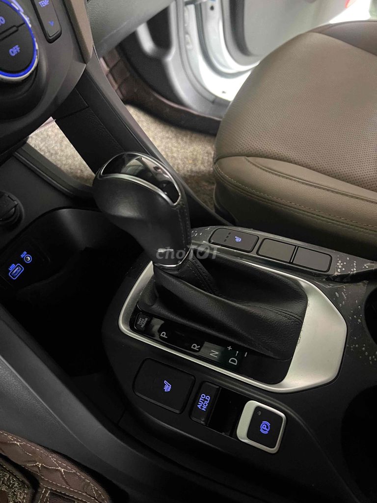 Hyundai Santa Fe Xăng  50.000 km 1 đời chủ. Mua bán Ô tô tại Thành phố Dĩ An Bình Dương được đăng bởi Bảo Khang hình 10