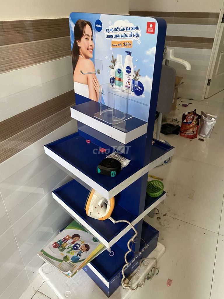 Kệ trưng bày Nivea gỗ Xanh, Trắng. Mua bán Tủ, kệ gia đình tại Quận Ninh Kiều Cần Thơ được đăng bởi Kim ngân cầu cồn khương cần thơ hình 1