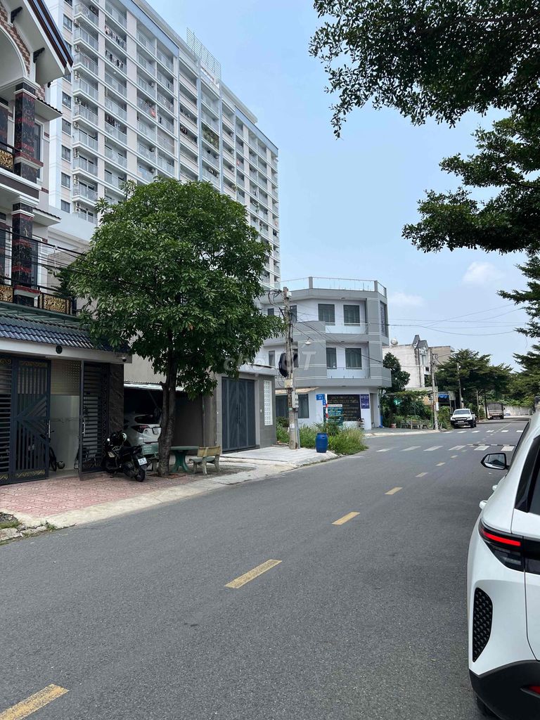 Đất mặt tiền buôn bán
