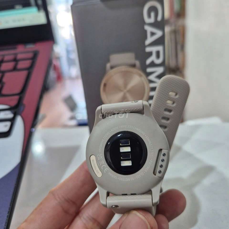 Đồng hồ Garmin Vivomove Trend: Trang Sức Phái Đẹp