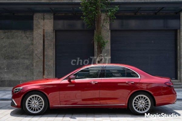 Mercedes Benz E class E200 Exclusive 2021 Красный
