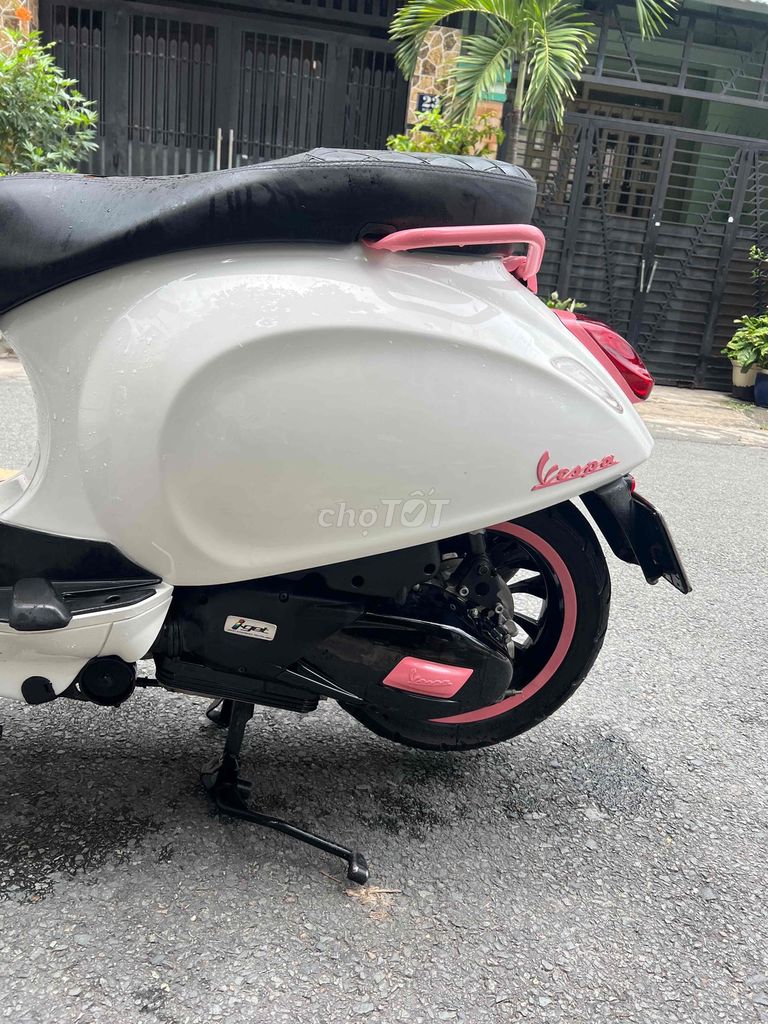 vespa đèn led trắng hồng. Mua bán Xe máy tại Quận Tân Phú Tp Hồ Chí Minh được đăng bởi Xemaytnt chấm com hình 4