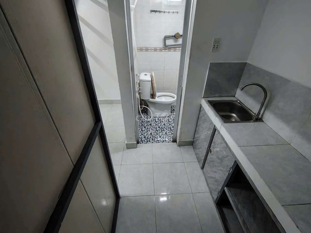 Дуплекс 15м², меблированный, с окном, Миеу Го Xoай, Бинь Тан
