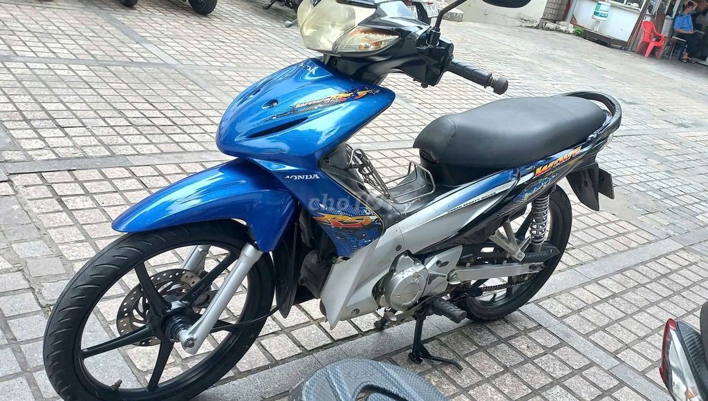 Владелец автомобиля Honda Wave RSX