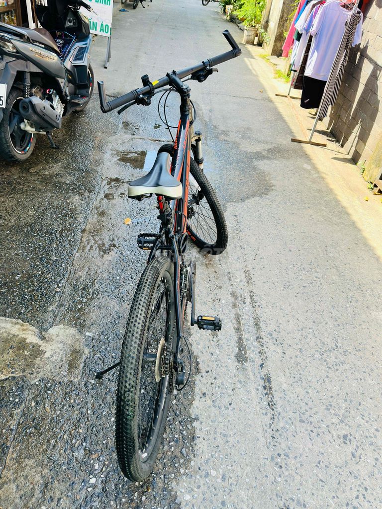 Xe đạp thể thao Merida Đen Đỏ. Mua bán Xe đạp tại Quận Liên Chiểu Đà Nẵng được đăng bởi Võ Văn Ngọc hình 2