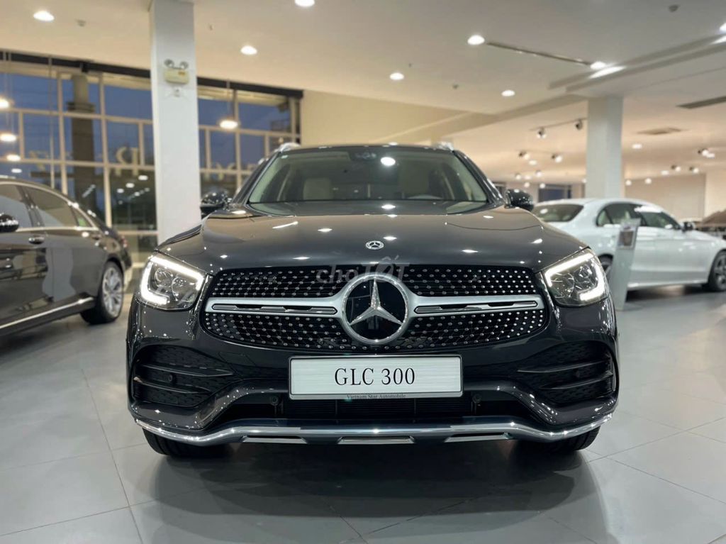 Mercedes GLC300 AMG 4MATIC 2022 Xám. Mua bán Ô tô tại Quận 7 Tp Hồ Chí Minh được đăng bởi JENNIE hình 1