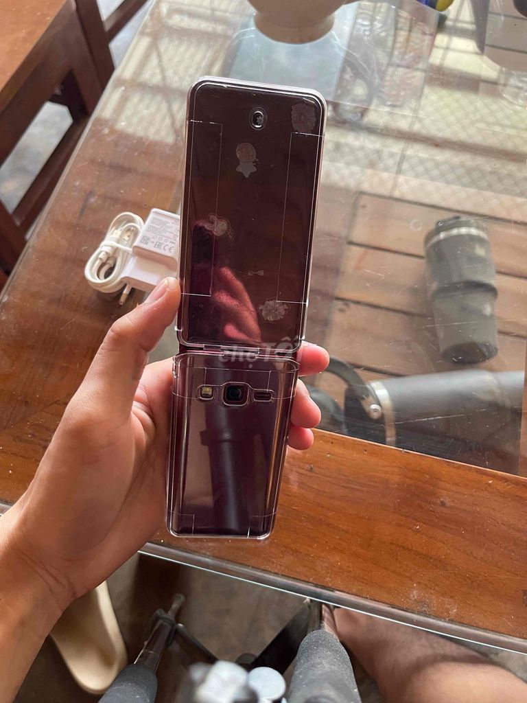 Samsung Folder 2 Đỏ Wifi, 4G. Mua bán Điện thoại tại Huyện Quỳ Hợp Nghệ An được đăng bởi Nguyen Huu Dung hình 1
