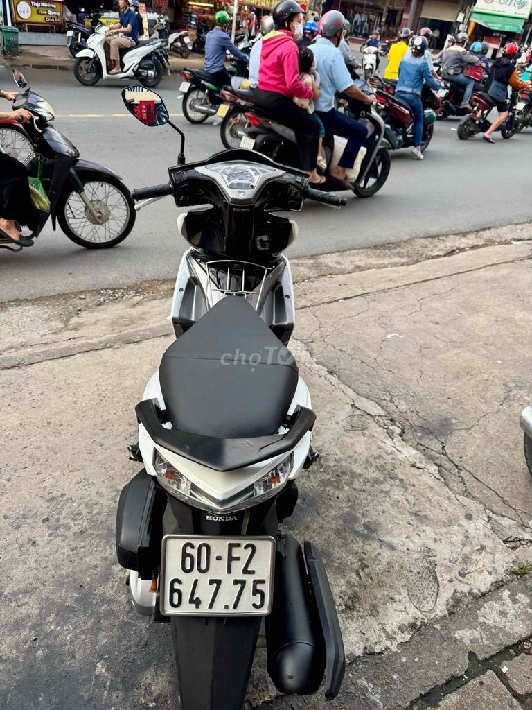 🟢🟢 AB 125 trắng xám 2014 xe đẹp có trả góp. Mua bán Xe máy tại Thành phố Biên Hòa Đồng Nai được đăng bởi XE MÁY CŨ THÀNH MỸ  hình 3