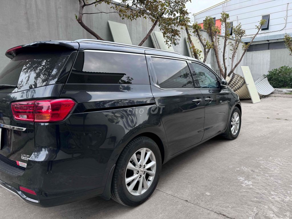 Kia Sedona 2019 - 100000 km