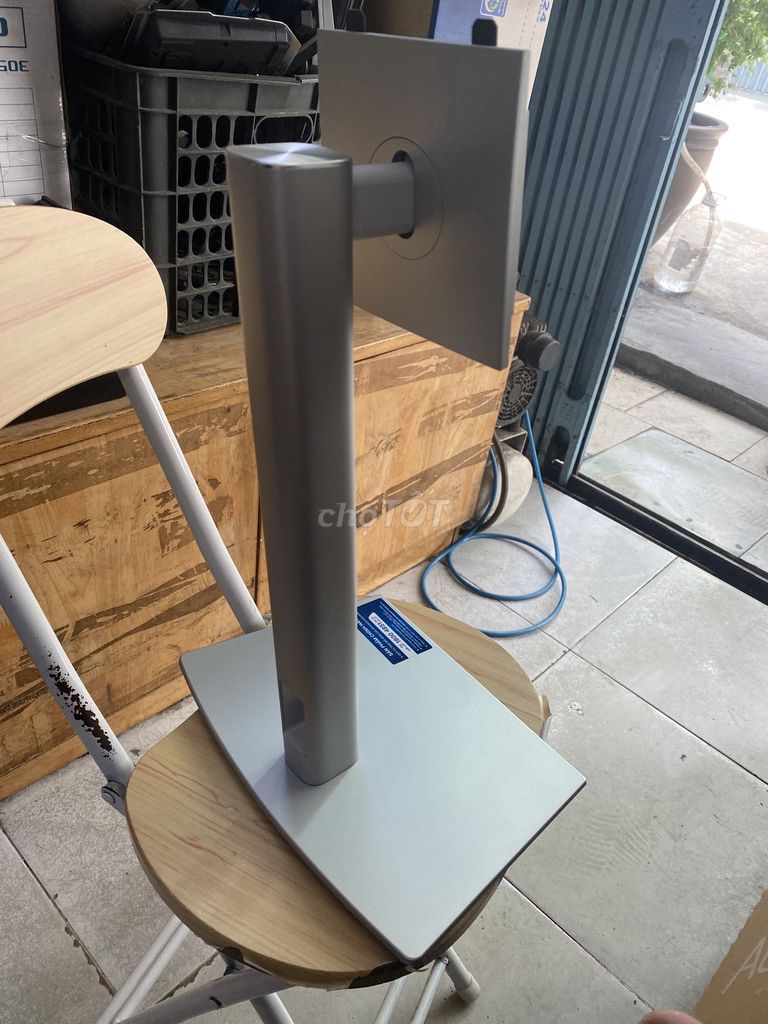 Chân đế màn hình Dell U2725QE Kim loại Bạc. Mua bán Phụ kiện (Màn hình, Chuột...) tại Quận 10 Tp Hồ Chí Minh được đăng bởi nickbinh hình 1