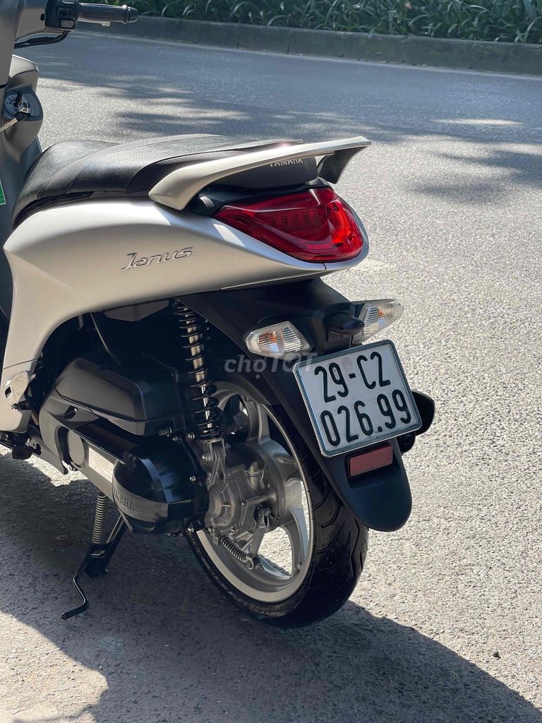 Yamaha Janus 2025 125 Bạc sần 12.000km. Mua bán Xe máy tại Quận Đống Đa Hà Nội được đăng bởi Hà hình 6